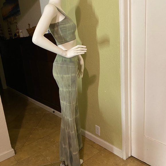 2 pieces bell bottom and top inseam 34 inches - Picture 9 of 12